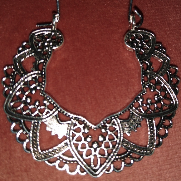 Ornate Silver Heart Filigree Metal Lace Earrings Hoop Huggie Hoops New - Picture 4 of 6
